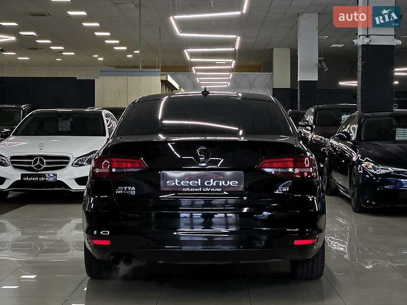 Седан Volkswagen Jetta 2015 в Николаеве