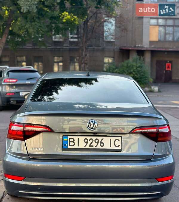 Седан Volkswagen Jetta 2018 в Львові