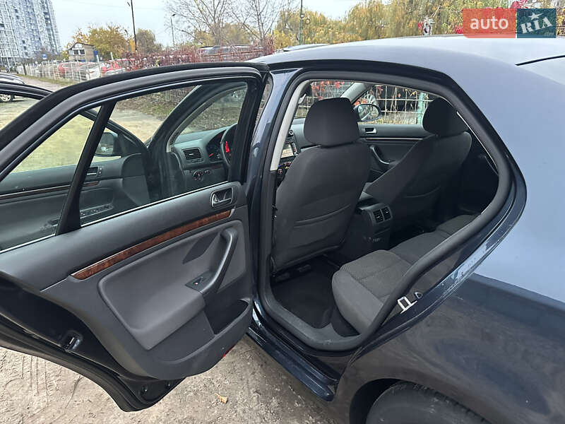 Седан Volkswagen Jetta 2008 в Києві