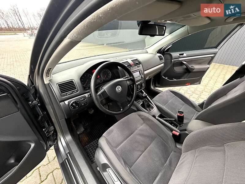 Седан Volkswagen Jetta 2005 в Летичеве