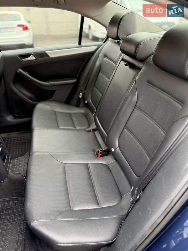 Седан Volkswagen Jetta 2013 в Ізмаїлі