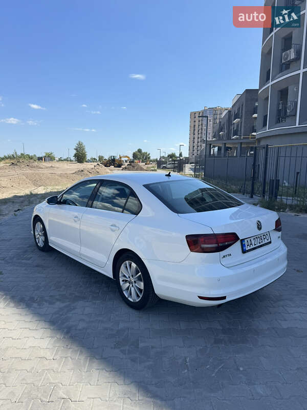 Седан Volkswagen Jetta 2016 в Черкассах