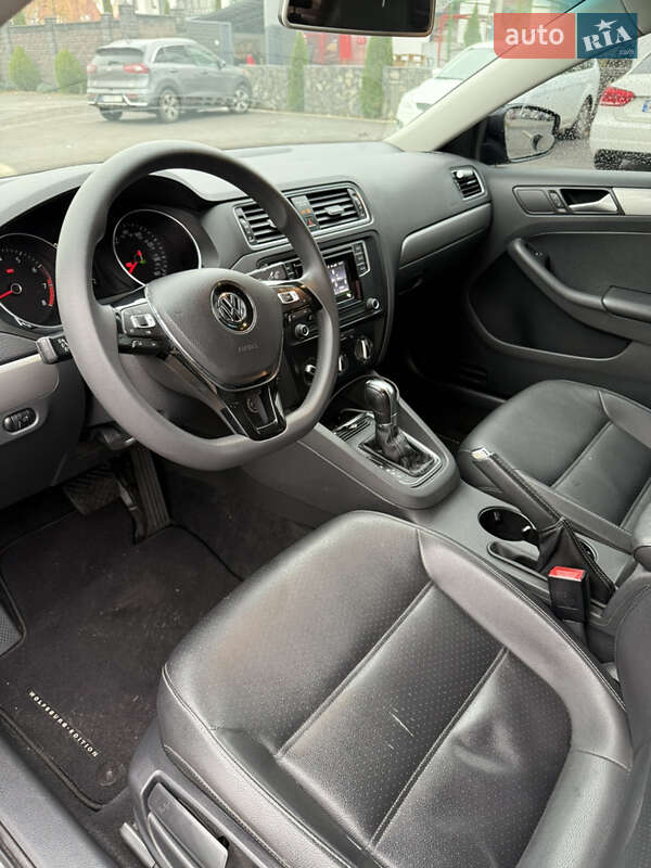 Седан Volkswagen Jetta 2017 в Ужгороде