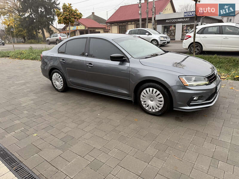 Седан Volkswagen Jetta 2017 в Ужгороде