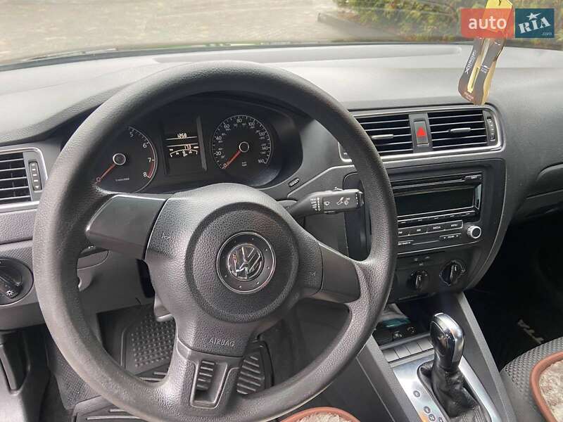 Седан Volkswagen Jetta 2013 в Тернополі