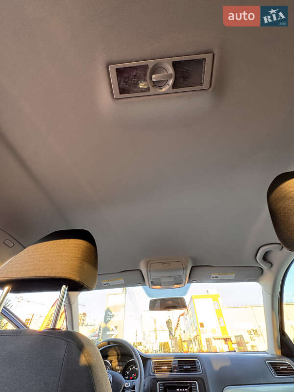 Седан Volkswagen Jetta 2016 в Києві фото 25 Седан Volkswagen Jetta 2016 в Києві