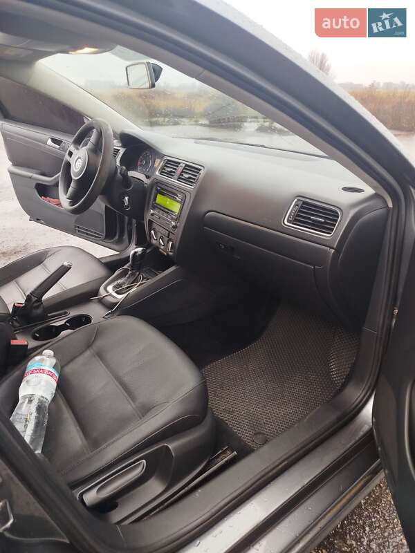 Седан Volkswagen Jetta 2012 в Лубнах