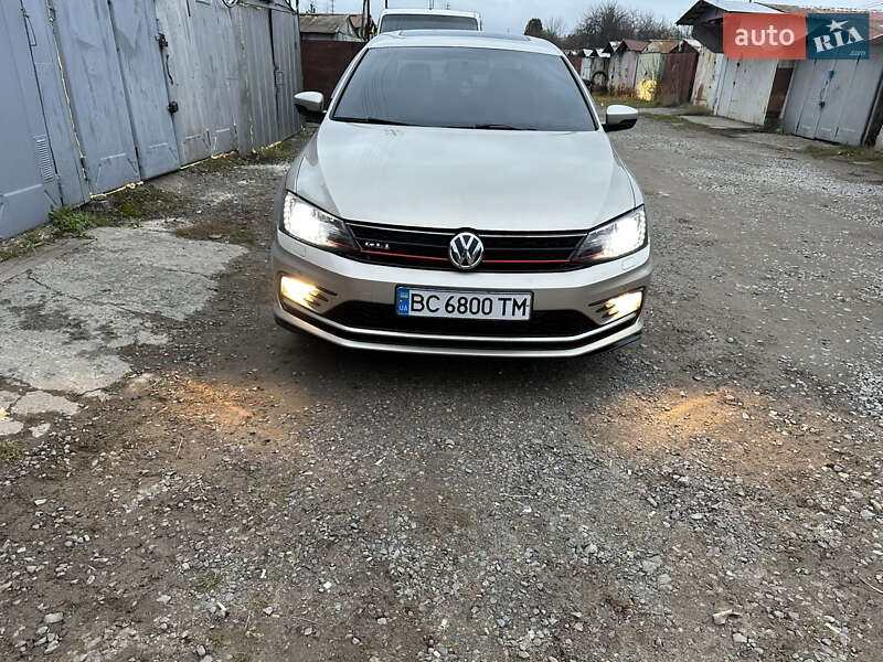 Седан Volkswagen Jetta 2014 в Львове