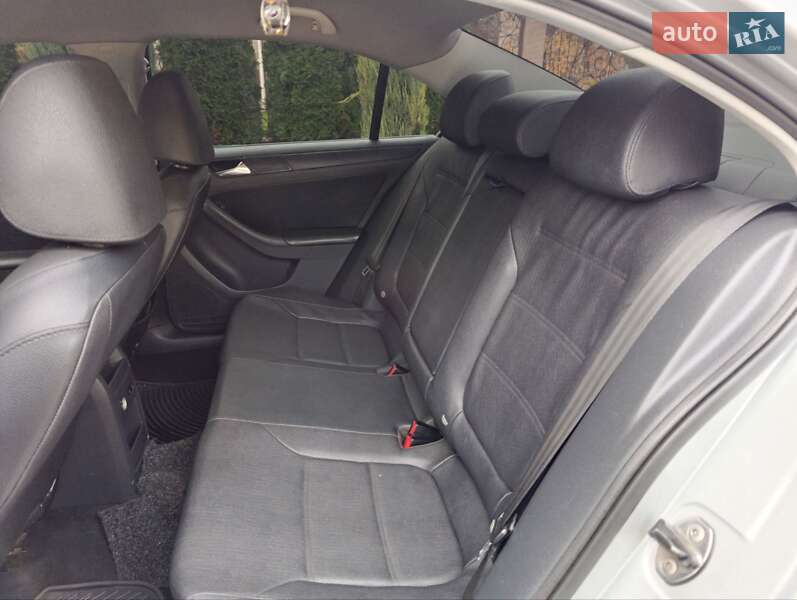 Седан Volkswagen Jetta 2011 в Одессе