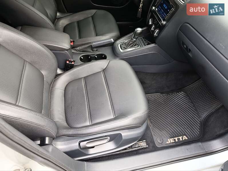 Седан Volkswagen Jetta 2011 в Одессе