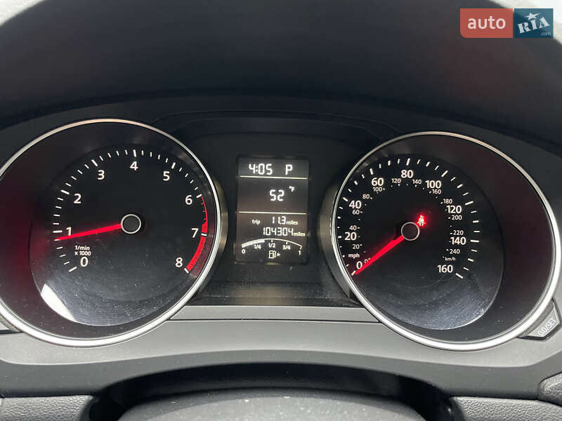 Седан Volkswagen Jetta 2016 в Львові