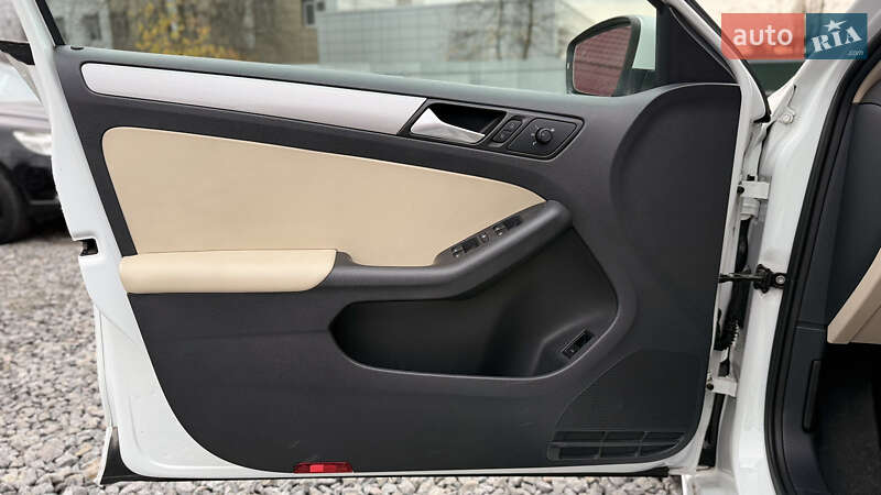 Седан Volkswagen Jetta 2017 в Бердичеве