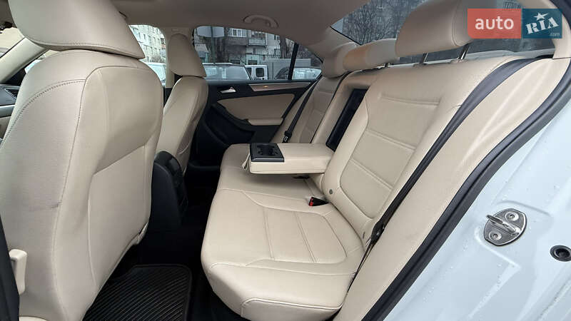 Седан Volkswagen Jetta 2017 в Бердичеве