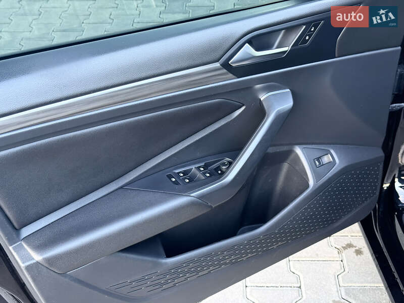 Седан Volkswagen Jetta 2018 в Одессе фото 24 Седан Volkswagen Jetta 2018 в Одессе