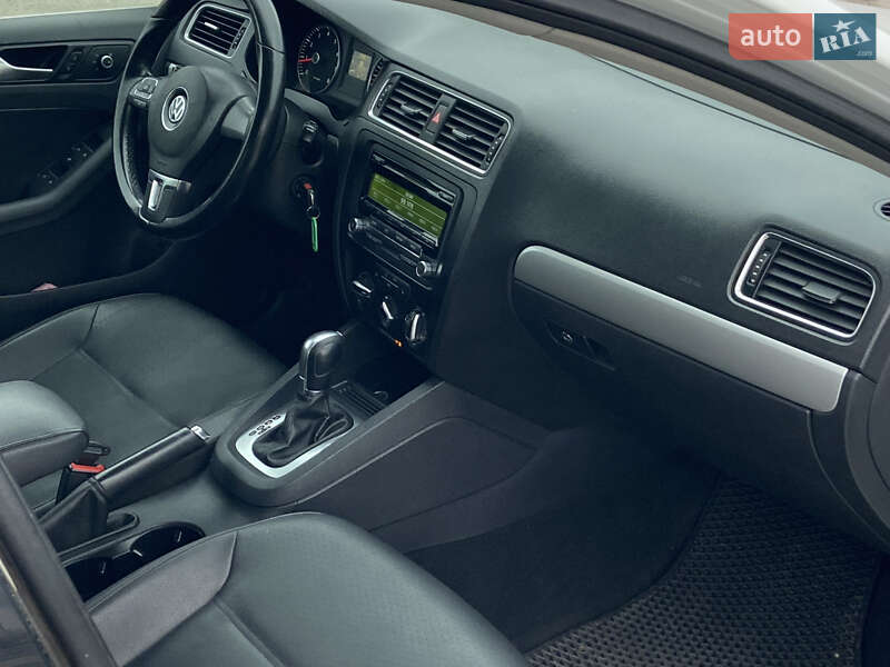 Седан Volkswagen Jetta 2014 в Полтаве фото 12 Седан Volkswagen Jetta 2014 в Полтаве