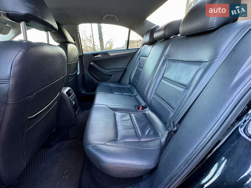 Седан Volkswagen Jetta 2016 в Одесі