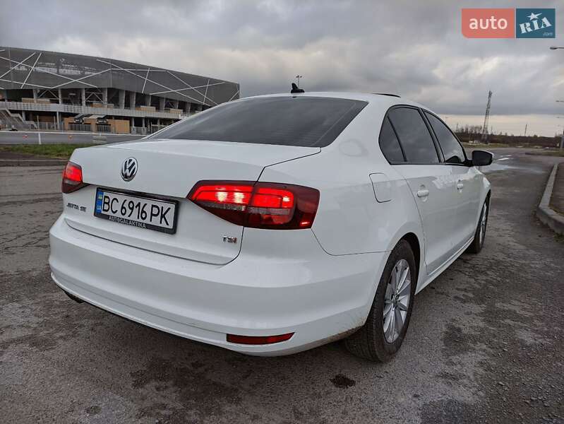 Седан Volkswagen Jetta 2016 в Львове