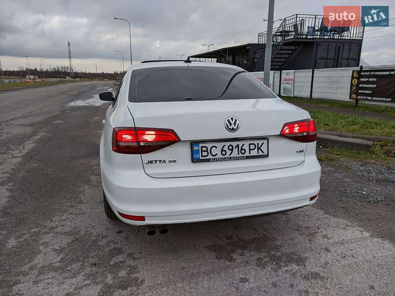 Седан Volkswagen Jetta 2016 в Львове