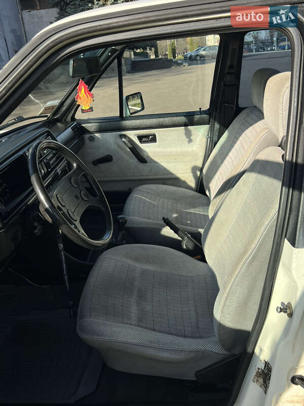 Седан Volkswagen Jetta 1987 в Рівному