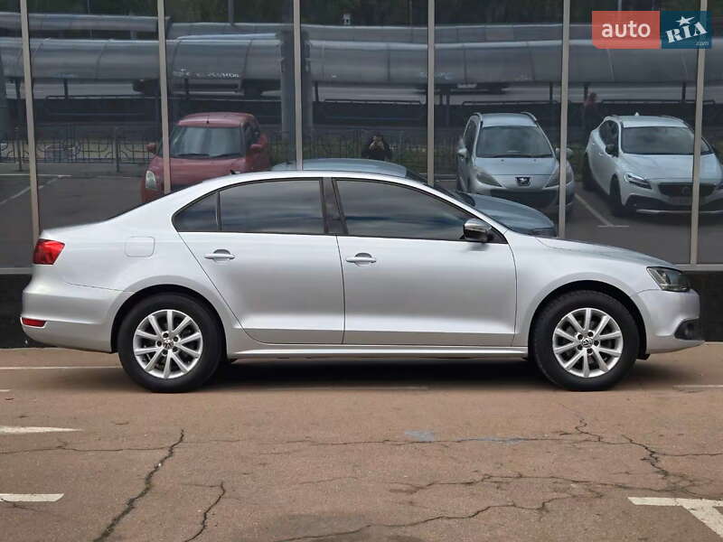 Седан Volkswagen Jetta 2012 в Киеве фото 4 Седан Volkswagen Jetta 2012 в Киеве