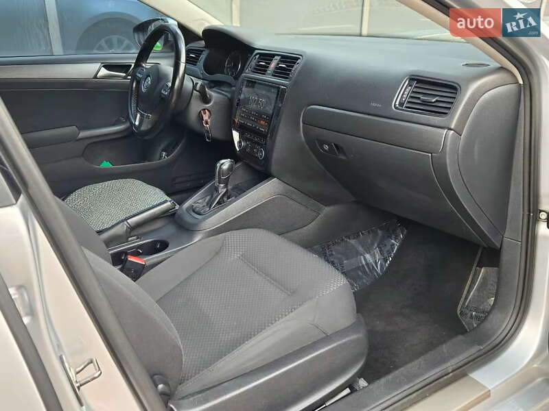 Седан Volkswagen Jetta 2012 в Киеве фото 18 Седан Volkswagen Jetta 2012 в Киеве