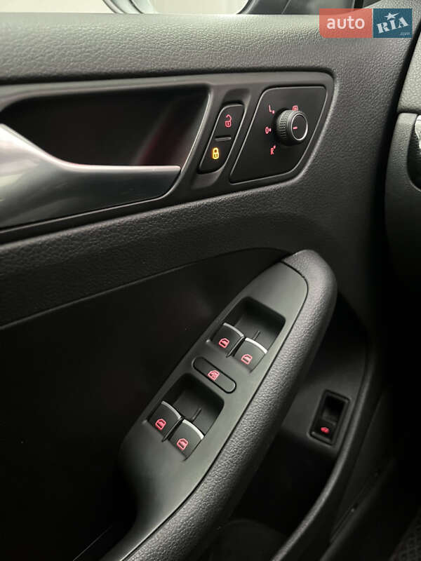 Седан Volkswagen Jetta 2016 в Борисполі фото 14 Седан Volkswagen Jetta 2016 в Борисполі