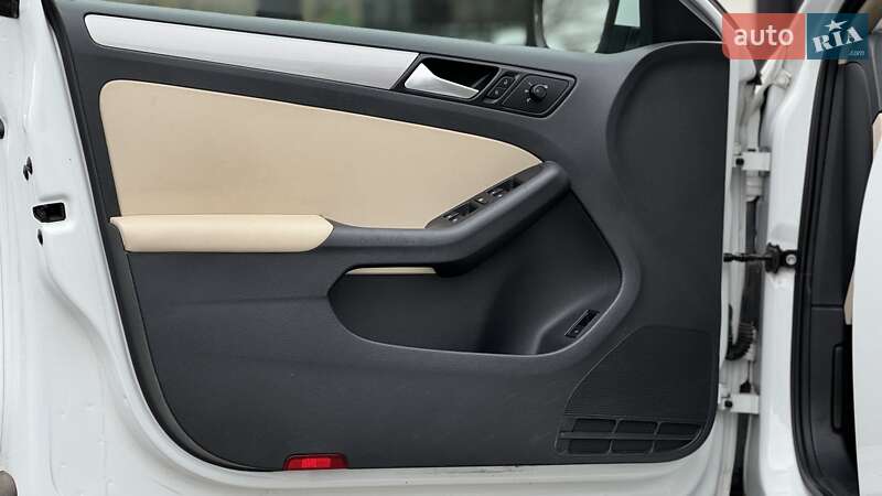 Седан Volkswagen Jetta 2016 в Киеве фото 12 Седан Volkswagen Jetta 2016 в Киеве