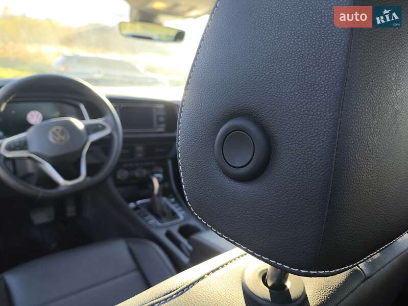 Седан Volkswagen Jetta 2023 в Львові