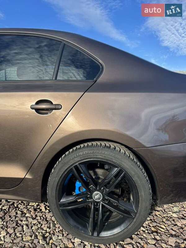 Седан Volkswagen Jetta 2011 в Бучаче