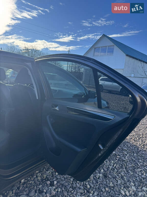 Седан Volkswagen Jetta 2011 в Бучаче