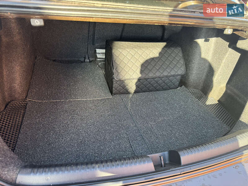 Седан Volkswagen Jetta 2011 в Бучаче