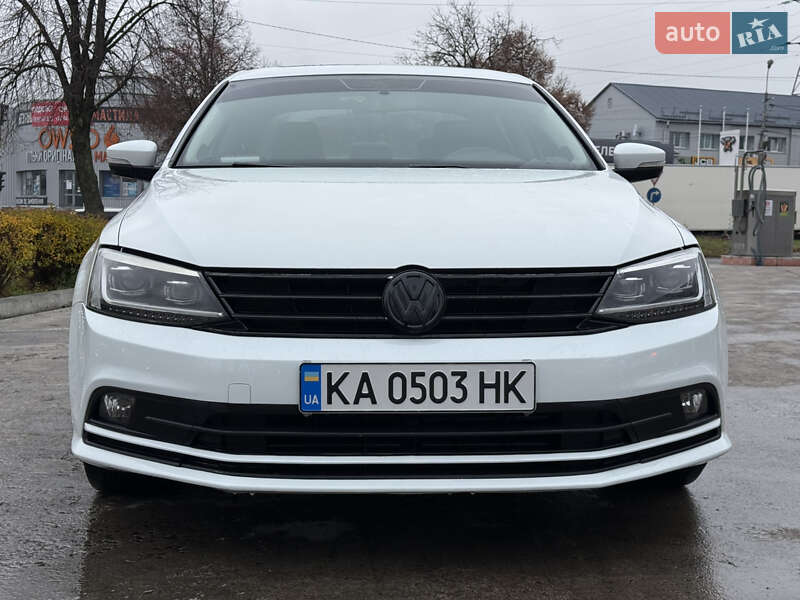 Седан Volkswagen Jetta 2015 в Чернигове