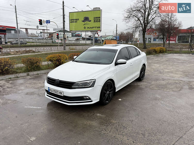 Седан Volkswagen Jetta 2015 в Чернигове