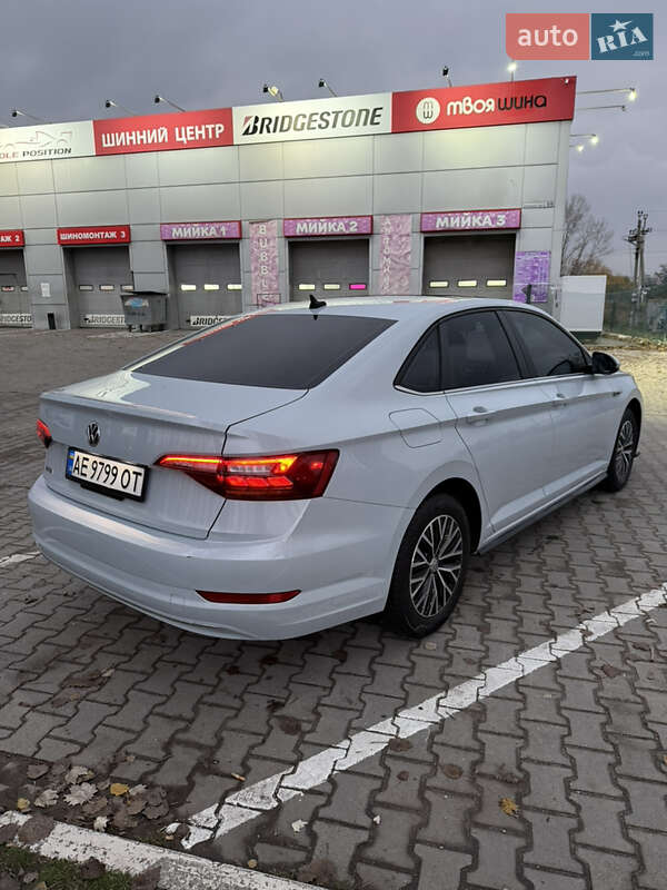 Седан Volkswagen Jetta 2018 в Днепре