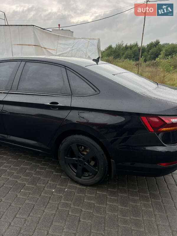 Седан Volkswagen Jetta 2018 в Львові