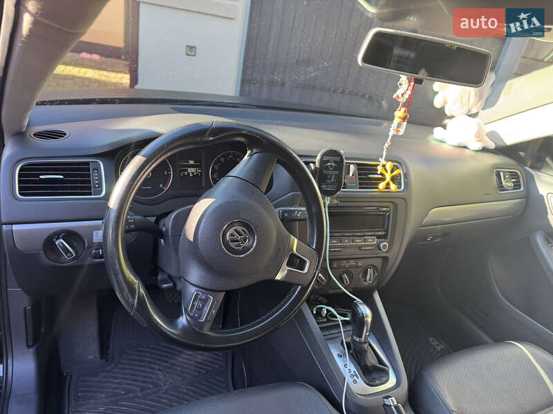Седан Volkswagen Jetta 2013 в Рава-Руській фото 11 Седан Volkswagen Jetta 2013 в Рава-Руській