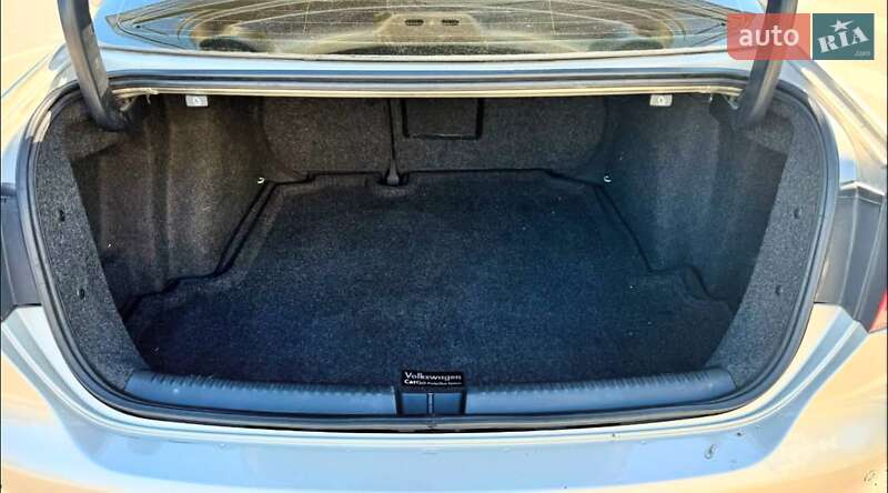 Седан Volkswagen Jetta 2012 в Луцке