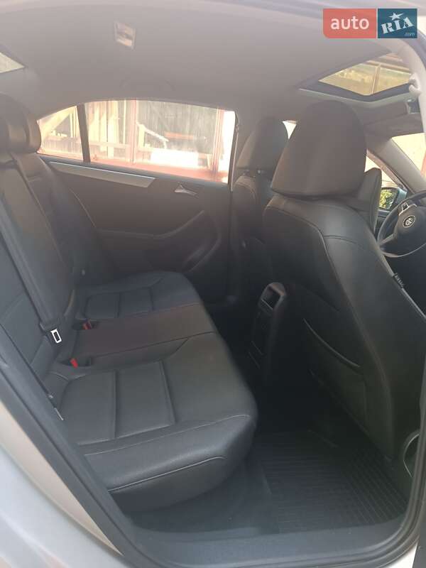 Седан Volkswagen Jetta 2010 в Кривом Роге фото 6 Седан Volkswagen Jetta 2010 в Кривом Роге