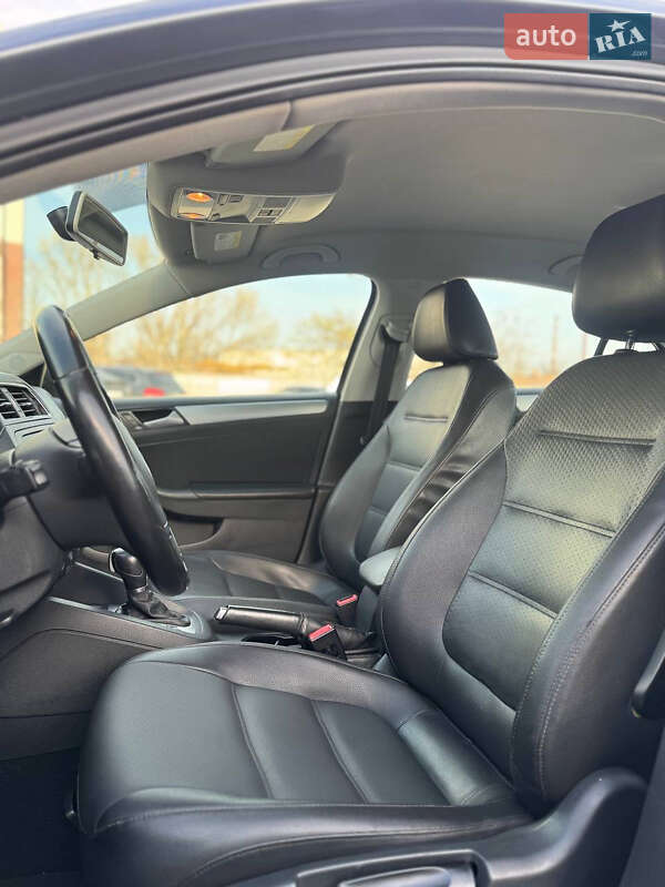 Седан Volkswagen Jetta 2014 в Киеве