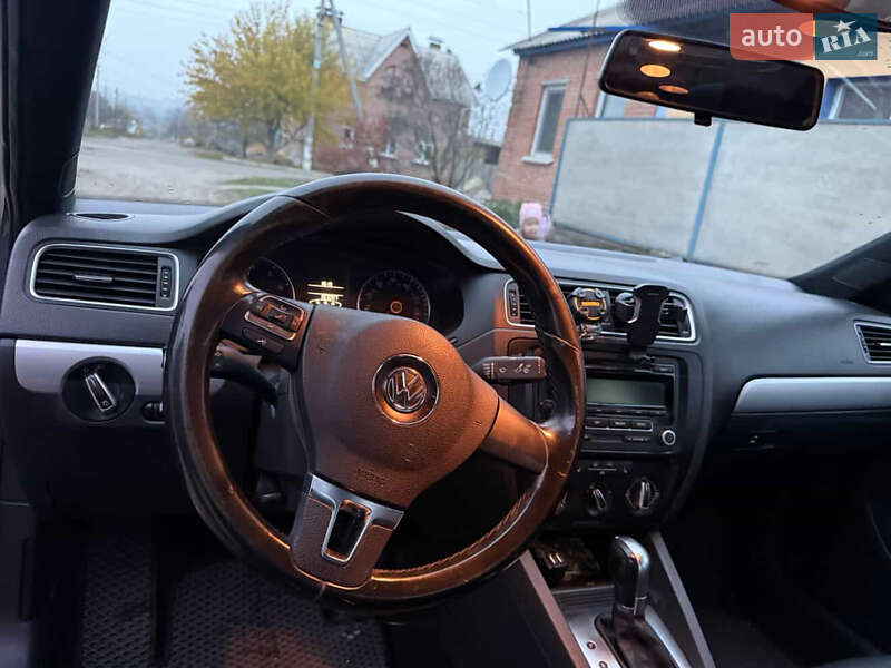 Седан Volkswagen Jetta 2014 в Кропивницькому фото 5 Седан Volkswagen Jetta 2014 в Кропивницькому