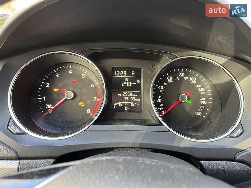 Седан Volkswagen Jetta 2014 в Киеве фото 20 Седан Volkswagen Jetta 2014 в Киеве