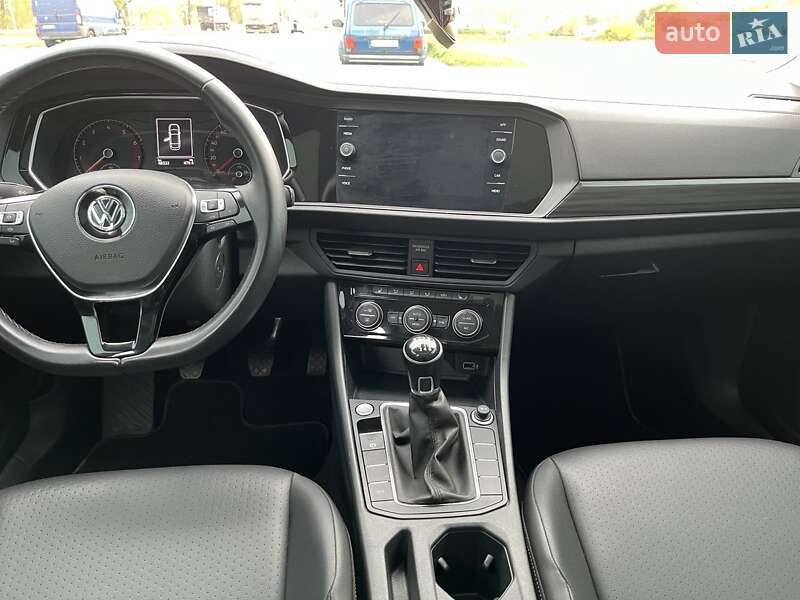 Седан Volkswagen Jetta 2018 в Ромнах фото 12 Седан Volkswagen Jetta 2018 в Ромнах