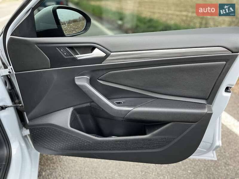 Седан Volkswagen Jetta 2018 в Ромнах фото 20 Седан Volkswagen Jetta 2018 в Ромнах