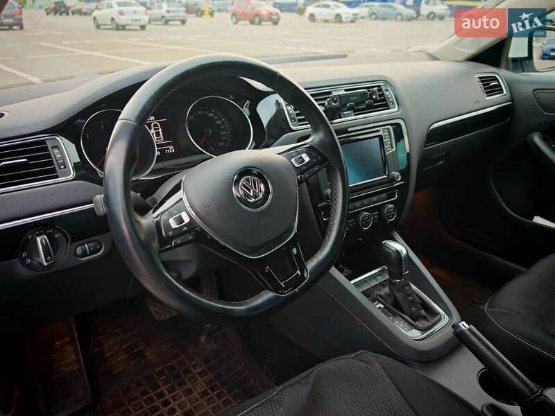 Седан Volkswagen Jetta 2016 в Киеве