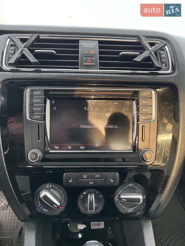 Седан Volkswagen Jetta 2015 в Киеве фото 12 Седан Volkswagen Jetta 2015 в Киеве