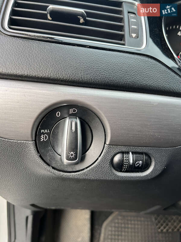 Седан Volkswagen Jetta 2015 в Киеве фото 16 Седан Volkswagen Jetta 2015 в Киеве