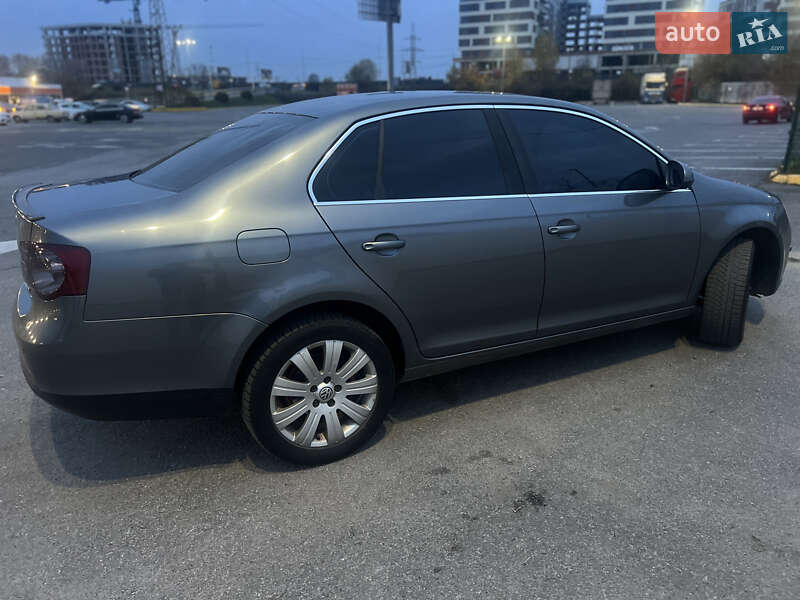 Седан Volkswagen Jetta 2007 в Ужгороде