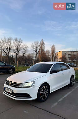 Седан Volkswagen Jetta 2015 в Києві