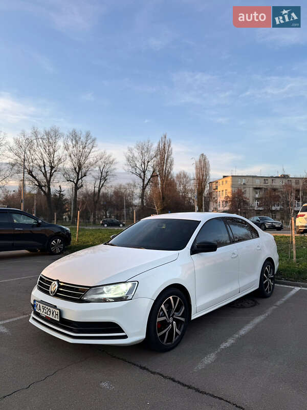 Седан Volkswagen Jetta 2015 в Києві фото Седан Volkswagen Jetta 2015 в Києві