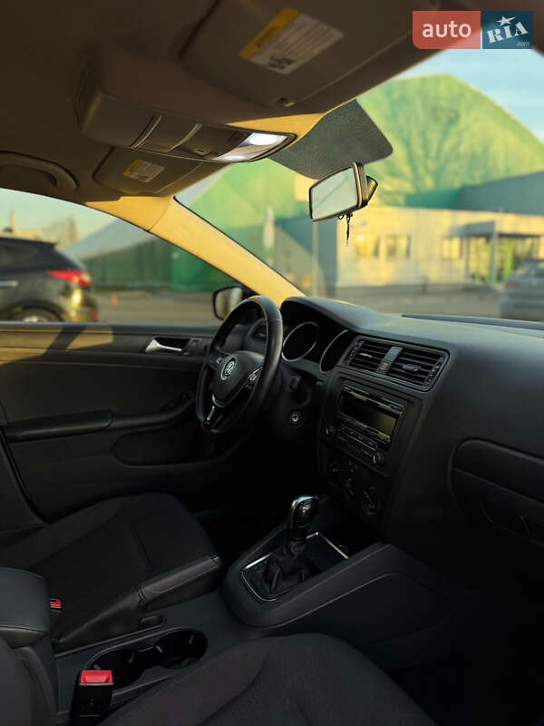 Седан Volkswagen Jetta 2015 в Києві фото 7 Седан Volkswagen Jetta 2015 в Києві